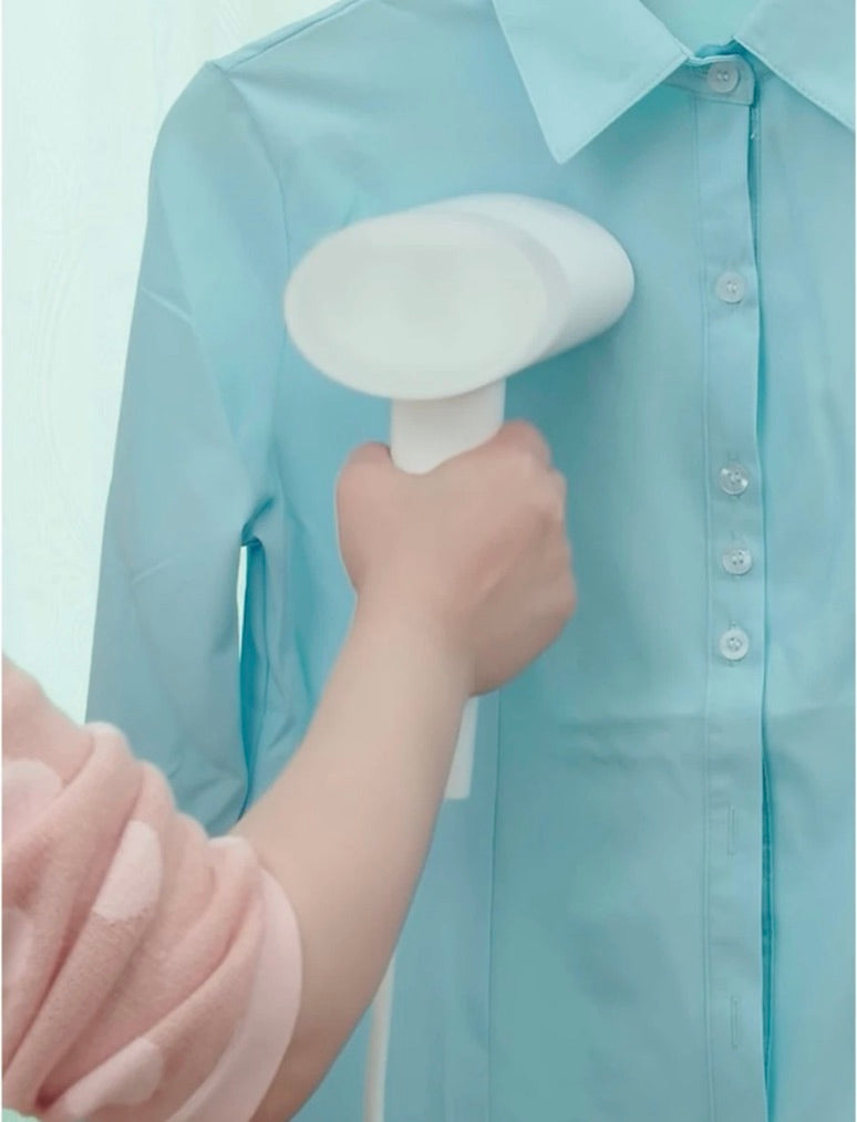 Fier de calcat vertical cu abur, Paxton, 1200 W, 0.15 litri, portabil, material talpa otel inoxidabil, led functionare, alb, cablu 1.8m, 0.6kg