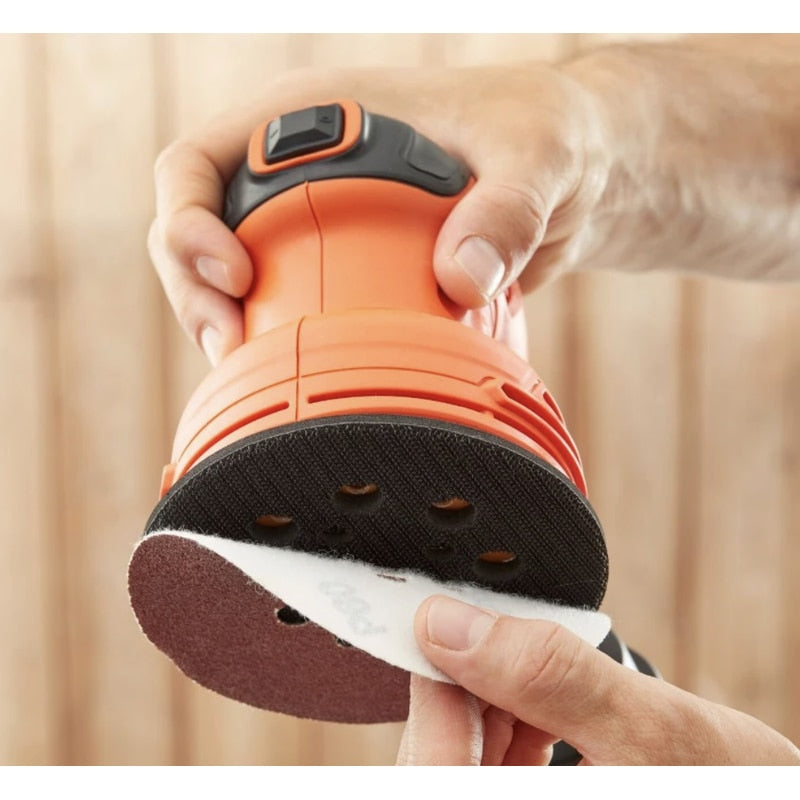 Slefuitor cu excentric, Black Decker, 125 mm, 230 W, 14000 rpm, indepartare rapida, slefuire hartie 125 mm, 1kg, finisaj calitativ, usor de folosit, anti zgarieturi, sac colectare praf inclus, 230V