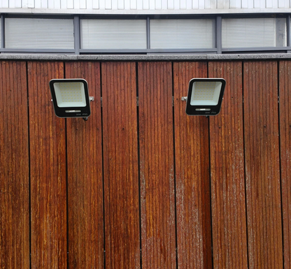 Proiector LED Hoff, 30 W, 3000 lm, lumina rece, 6500K, protectie la praf si umiditate IP65, 230V, 20.000 ore durata viata medie