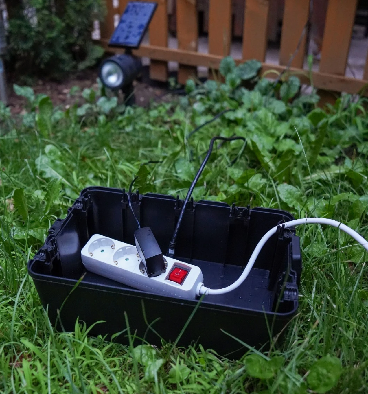 Cutie conexiuni, plastic dur, protectie la praf si stropi de apa, pentru prelungitoare, IP54, 32 x 21.5 x 13.2 cm