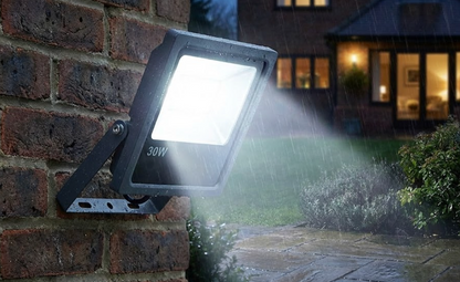 Proiector LED Hoff, 30 W, 3000 lm, lumina rece, 6500K, protectie la praf si umiditate IP65, 230V, 20.000 ore durata viata medie