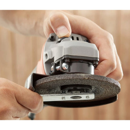 Polizor unghiular Black Decker, 710 W, 12000 rpm, pentru lucrari uzuale de bricolaj, usor de controlat, viteza mare, diametru disc 115 mm, 230V, 89dB, 1.7 kg, filet M14, Sistem de blocare, aparatoare