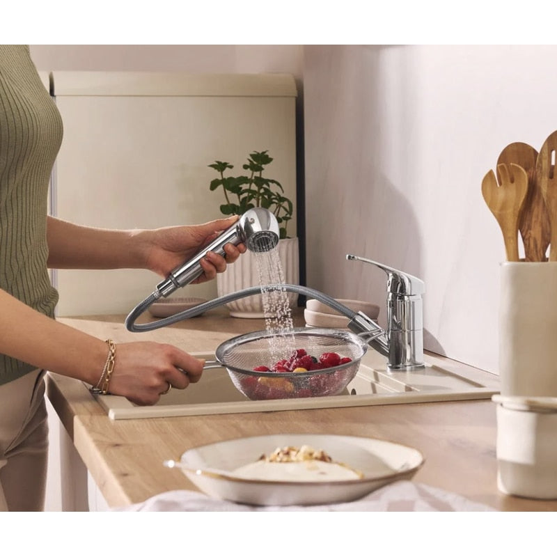 Bateria de bucatarie, maneta si dus extractibil, moderna si practica pentru chiuveta din bucatarie, elegant, flexibilitate ridicata pentru spalarea vaselor, alimentelor sau curatare, durabilitate