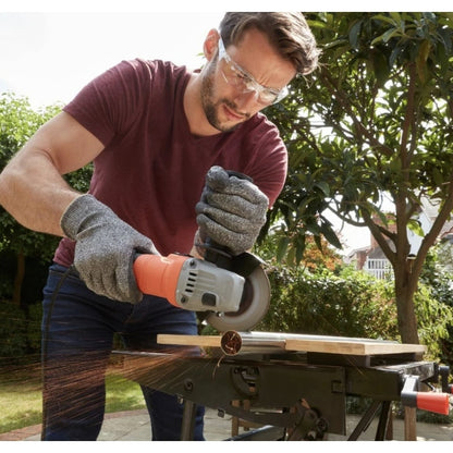Polizor unghiular Black Decker, 710 W, 12000 rpm, pentru lucrari uzuale de bricolaj, usor de controlat, viteza mare, diametru disc 115 mm, 230V, 89dB, 1.7 kg, filet M14, Sistem de blocare, aparatoare