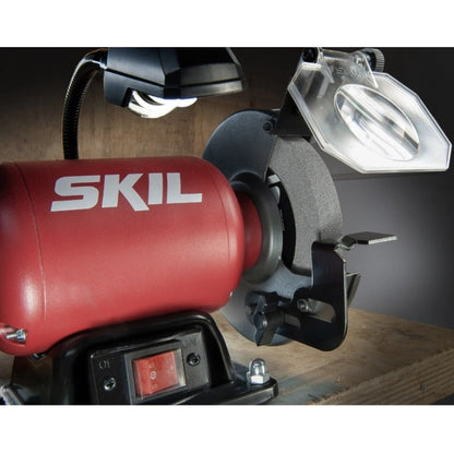 Polizor de banc, Skil, 400 W, 3580 rpm, 230 V, 90.5 dB, 8.6 kg, 3580 rpm, profesional, include 2 discuri slefuit mari de 150 mm, cu picioare de cauciuc, stabila, protectie ochi, comutator ON OFF