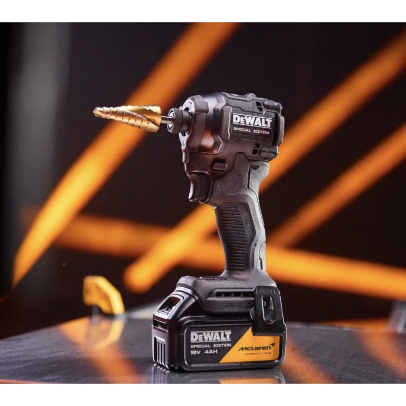 Masina de insurubat cu impact, cu 2 acumulatori inclusi, 18 V, 4 Ah, DeWalt McLaren, profesional, 3250 rpm, madrina hexagon 1/4, motor fara perii, cu valiza, cuplu max 206.2 Nm, mandarina 6.35 mm