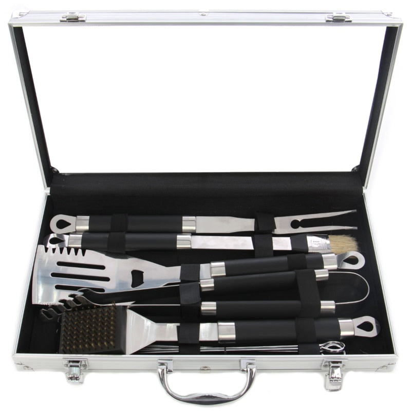 Accesorii pentru gratar Grunman Premium, din otel, maner plastic, 42 cm, set 9 buc, contine: 1 spatula 42 cm, 1 furculita 42 cm, 1 cleste 43 cm, 1 perie 39 cm, 4 tepuse 36 cm, cutie plastic usoara