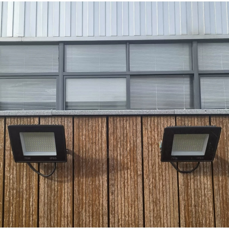 Proiector LED Hoff, 75 W, 8250 lm, lumina rece, IP65, 6500K, 220V, 0.3 m cablu, protectie exterior, 15 m distanta proiectie, aluminiu, 25.000 ore functionare