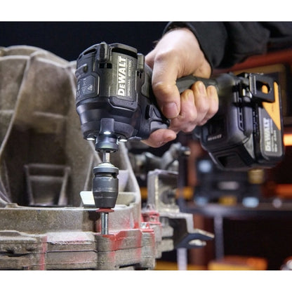 Masina de insurubat cu impact, cu 2 acumulatori inclusi, 18 V, 4 Ah, DeWalt McLaren, profesional, 3250 rpm, madrina hexagon 1/4, motor fara perii, cu valiza, cuplu max 206.2 Nm, mandarina 6.35 mm