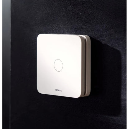 Detector monoxid de carbon Netatmo, alarma 85 db, Wi-Fi, alimentare baterii, alb, rezista de la -10 la +40 grade, 85 dB, Baterii incluse durata 10 ani, 3V, include suport perete, 2 suruburi, 2 ancore