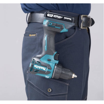 Masina de gaurit si insurubat, cu 2 acumulatori inclusi, 18 V, 2 Ah, Makita, 1900 rpm, mandrina rapida, motor fara perii, cu valiza si incarcator, suruburi 6mm maxim, 1.4 kg, stanga / dreapta, 65 Nm
