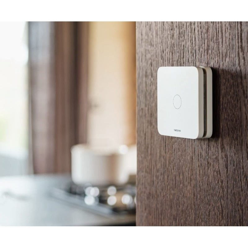 Detector monoxid de carbon Netatmo, alarma 85 db, Wi-Fi, alimentare baterii, alb, rezista de la -10 la +40 grade, 85 dB, Baterii incluse durata 10 ani, 3V, include suport perete, 2 suruburi, 2 ancore