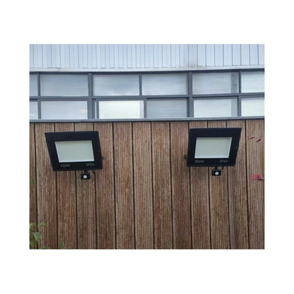 Proiector LED cu senzor de miscare Hoff, 10 W, 1300 lm, lumina rece, IP65, 6500K, 220V, 20.000 ore autonomie, distanta lumina pana la 15 metri