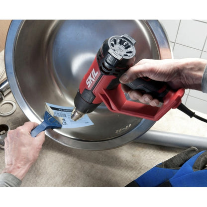 Suflanta, pistol cu aer cald, Skil, 7 trepte, 2000 W, 0.8 kg, 7 trepte temperatura, 350 l/min, 5 setari ventilator, 230 V, maxim 600 grade celsius, pentru indepartarea vopselei si a autocolantelor