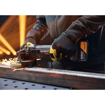 Polizor unghiular, cu 2 acumulatori, 18 V, 5 Ah, DeWalt McLaren, profesional, 9000 rpm, motor fara perii, Diametru maxim al discului 125 mm, 2.6 kg, autonomie extinsa, maner lateral cu 2 pozitii