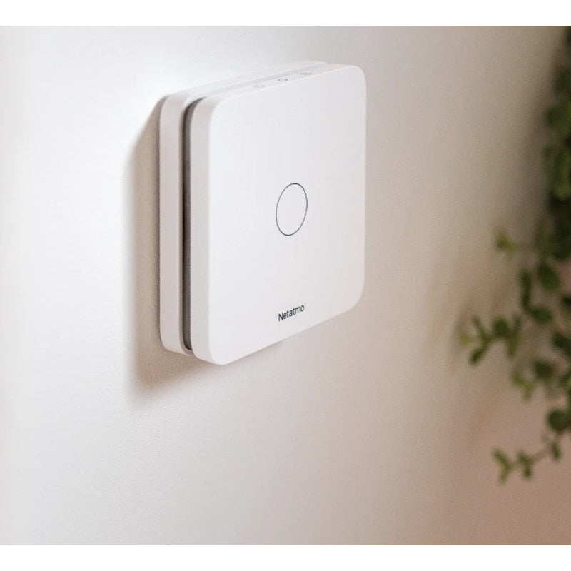 Detector monoxid de carbon Netatmo, alarma 85 db, Wi-Fi, alimentare baterii, alb, rezista de la -10 la +40 grade, 85 dB, Baterii incluse durata 10 ani, 3V, include suport perete, 2 suruburi, 2 ancore